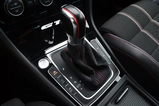 Volkswagen Golf Volkswagen Golf 2.0 TSI GTI Clubsport 265PK Dynaudio/Camera/19''/DSG - afbeelding nr 33