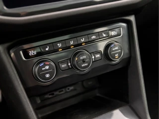 Volkswagen Tiguan Allspace Volkswagen Tiguan Allspace 1.5 TSI R-Line Sport 7 Persoons 150Pk Automaat (PANORAMADAK, VIRTUAL COCKPIT, APPLE CARPLAY, GROOT NAVI, CAMERA, SPORTSTOELEN, ZWART HEMEL, ADAPTIVE CRUISE, LED KOPLAMPEN, KEYLESS, NIEUWE APK, NIEUWSTAAT) - afbeelding nr 10