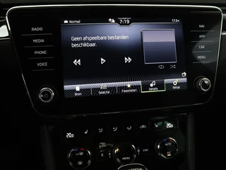 Škoda Superb Skoda Superb 1.4 TSI iV Laurin & Klement | Panoramadak |  Leder | Adaptive cruise | Canton Sound | Stoelverwarming | Standkachel | Carplay | Camera | Full LED | Memory - afbeelding nr 22