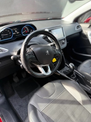 Peugeot 2008 Peugeot 2008 1.2 PureTech Allure - afbeelding nr 29