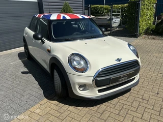 MINI One Mini Mini 1.2 One, Airco, cruise, navigatie, 5 deurs, apk 08-01-2026 - afbeelding nr 8