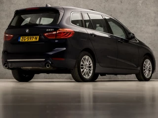 BMW 2 Serie BMW 2 Serie Gran Tourer 220i Executive Sportline 192Pk Automaat (PANORAMADAK, GROOT NAVI, HEAD-UP DISPLAY, LEDEREN SPORTSTOELEN, SFEERVERLICHTING, LED KOPLAMPEN, ELEK ACHTERKLEP, NIEUWSTAAT) - afbeelding nr 5