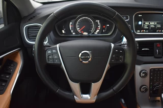 Volvo V40 Volvo V40 T2 122pk Aut. Inscription | Camera | PanoDak | Leder - afbeelding nr 20