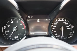Alfa Romeo Giulia Alfa Romeo Giulia 2.0T TI/STOEL.STUUR.VERW/KEYLESS/ADAP.CRUISE/DODEHOEK - afbeelding nr 20