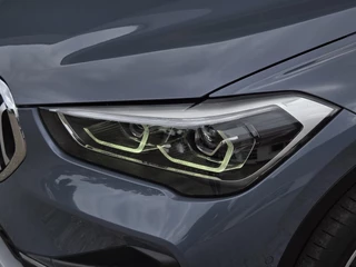 BMW X1 BMW X1 xDrive25e X line | 19 INCH LM VELGEN | SPORTSTOELEN | TREKHAAK | CAMERA | - afbeelding nr 11