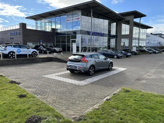 Volvo V40 Volvo V40 2.0 T4 R-Design | Park Assist | Stoelverwarming | Trekhaak | 6-Speed - afbeelding nr 24