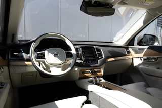 Volvo XC90 Volvo XC90 2.0 T8 Plug-in hybrid AWD Ultra Bright Longrange|Panorama|Trekhaak|H/K Audio - afbeelding nr 9