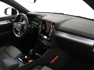 Volvo XC40 Volvo XC40 B4 Plus Dark | Trekhaak | Dodehoekdetectie | Achteruitrijcamera - afbeelding nr 12