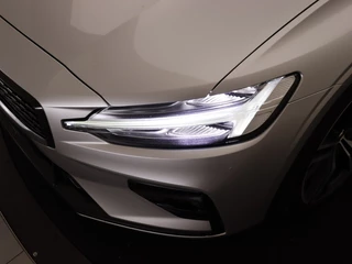 Volvo V60 Volvo V60 B4 AUT(8) R-DESIGN SCHUIFDAK HARMAN KARDON 19INCH TREKHAAK KEYLE - afbeelding nr 7
