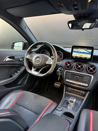 Mercedes-Benz A-Klasse Mercedes-Benz A-klasse AMG 45 4MATIC|Pano|Schaalstoelen|H&K - afbeelding nr 3
