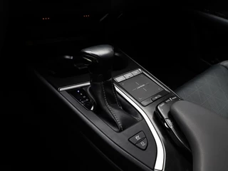 Lexus UX Lexus UX 250h Luxury Line | Leder | Head-up | Dodehoek - afbeelding nr 22
