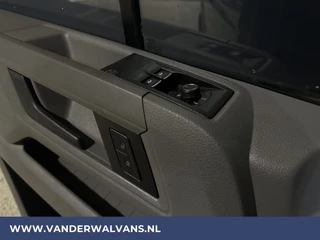 Volkswagen Crafter Volkswagen Crafter 2.0 TDI 141pk L3H2 L2H1 Euro6 Airco | 3000kg Trekhaak | Camera | Navigatie | Apple Carplay Android Auto, Cruisecontrol, Parkeersensoren, Dakdragers, Bijrijdersbank - afbeelding nr 18