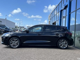 Ford Focus Ford Focus 1.0 EcoBoost Hybrid ST Line 125PK Winterpack Cruise Navi Camera SYNC4 Climate Privacy Glass Parkeersensoren *Sportief* - afbeelding nr 7