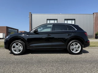 Audi Q5 Audi Q5 55 TFSI e quattro Competition 367PK S-Line PANO/LUCHTVERING/TREKHAAK/360CAMERA/MASSAGE/KEYLESS/MATRIX/VIRTUAL/CARPLAY/SFEER/19