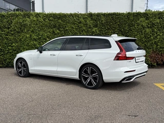 Volvo V60 Volvo V60 T6 Recharge AWD R-Design | Long Range | H&K Audio | Getint glas | 360 Camera - afbeelding nr 2