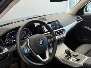 BMW 3 Serie BMW 3-serie 320i BNS Edit Navi|Sportstoelen|Apple Carplay|Dealer Onderhouden - afbeelding nr 13