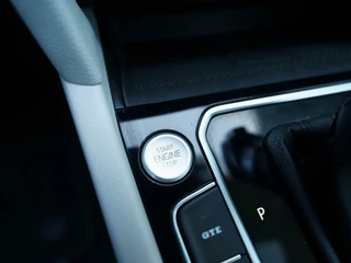 Volkswagen Passat Volkswagen Passat Variant 1.4 TSI PHEV 218pk GTE Highline | Leder | Panoramadak | 360 Camera | Virtual cockpit - afbeelding nr 47