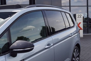 Volkswagen Touran Volkswagen Touran 1.5 TSI DSG R-Line Black st/ 7Pers./Panodak /trekhaak wegkl./ACC - afbeelding nr 34