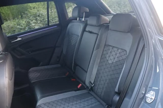 Volkswagen Tiguan Volkswagen Tiguan 1.5 TSI 2x R-Line ACC IQ Black Garantie - afbeelding nr 18