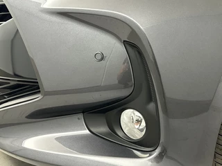 Toyota Yaris Toyota Yaris 1.5 Hybrid 115 Business | Parkeersensoren voor + achter | Stuurverwarming | Stoelverwarming - afbeelding nr 35