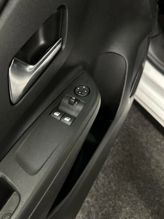 Opel Corsa Opel Corsa - Edition 100 pk | Navigatie | Achteruitrijcamera | Parkeersensoren - afbeelding nr 15
