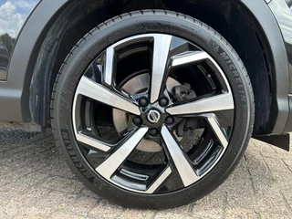 Nissan QASHQAI Nissan Qashqai 1.3 DIG-T Premium Edition Aut Pano Leer Navi 360°Cam Keyless 19