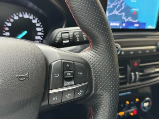 Ford Focus Ford Focus Wagon 1.0 EcoBoost Hybrid ST Line | Navigatiesysteem | Stoelverwarming | Stuurverwarming | LED verlichting | Apple CarPlay | Achteruitrijcamera | Inparkeerhulp | Parkeersensoren voor en achter - afbeelding nr 10
