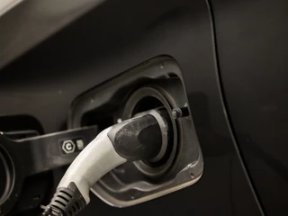 BMW 5 Serie BMW 5 Serie Touring 530e Sportline 293Pk Automaat (APPLE CARPLAY, GROOT NAVI, DEALER ONDERHOUDEN, CAMERA, SFEERVERLICHTING, LEDER, SPORTSTOELEN, ADAPTIVE CRUISE, TREKHAAK ELEKTRISCH, NIEUWSTAAT) - afbeelding nr 39