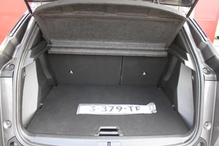 Peugeot 2008 Peugeot 2008 1.2 100PK ALLURE PACK | TREKHAAK | NAVIGATIE | APPLE CARPLAY/ANDROID AUTO | 3-D INSTRUMENTENPANEEL | ACHTERUITRIJ CAMERA | CRUISE CONTROL | LED KOPLAMPEN | CLIMATE CONTROL | 17