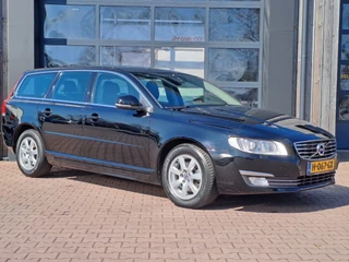 Volvo V70 | Navi | Leder | Trekhaak | LMV | PDC | Stoelverwarming | - afbeelding nr 2