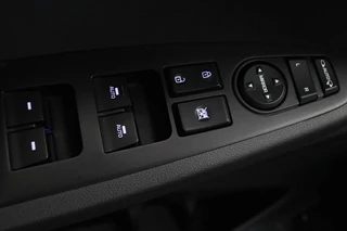 Hyundai IONIQ Hyundai IONIQ 1.6 GDI PHEV | Stoel & stuurverwarming |  Adaptive cruise | Full LED | Camera | Carplay | Navigatie | Keyless | Climate control - afbeelding nr 25