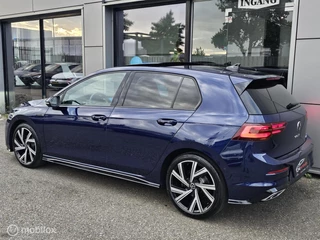 Volkswagen Golf Volkswagen Golf 1.5 eTSI R-Line Panorama/IQ Light/Keyless/ - afbeelding nr 8