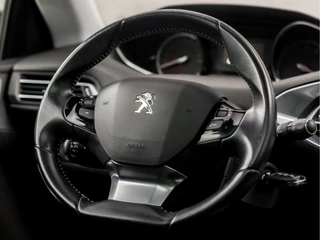 Peugeot 308 Automaat (PANORAMADAK, NAVIGATIE, CLIMATE, LED KOPLAMPEN, PARKEERSENSOREN, SPORTSTOELEN, GETINT GLAS, CRUISE, NIEUWE APK, NIEUWSTAAT) - afbeelding nr 17