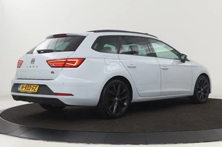 SEAT Leon SEAT Leon 1.5 TSI FR Ultimate Edition Black | Panoramadak |  Stoelverwarming | BEATS Pack | Carplay | Adaptive cruise | Navigatie | Keyless | Full LED - afbeelding nr 34