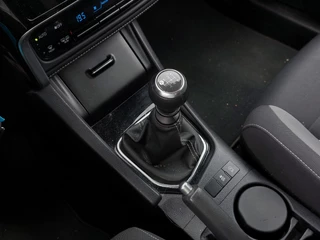 Toyota Auris Toyota Auris 1.2T 116pk Aspiration 5-Deurs | Origineel NL | 1300kg Trekgewicht | Navi | Clima | Cruise | Achteruitrijcamera | Rijstrook+Licht+Regensensor | Mistlampen | 16''lm | Trekhaak - afbeelding nr 15