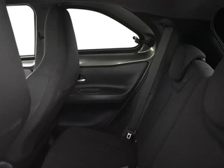 Toyota Aygo Toyota Aygo X 1.0 VVT-i Bi-Tone Automaat | Stoelverwarming - afbeelding nr 15