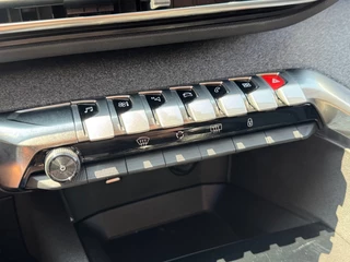 Peugeot 3008 Peugeot 3008 1.2 PURETECH ALLURE. 130PK LED NAVI CAMERA CARPLAY AIRCO - afbeelding nr 10