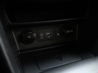Hyundai Kona Hyundai Kona 1.0 T-GDI Premium | Achteruitrijcamera | Leder | Parkeer sensore - afbeelding nr 37