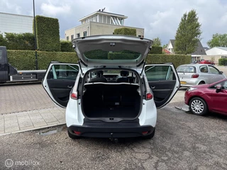 Renault Scénic Renault Scenic 1.2 TCe Bose NAVI CAMERA NW 4SEIZOEN BANDEN - afbeelding nr 12