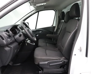 Renault Trafic Renault Trafic 2.0DCi 170PK Automaat Lang | Airco | Cruise | 3-Persoons | Trekhaak | Betimmering - afbeelding nr 18