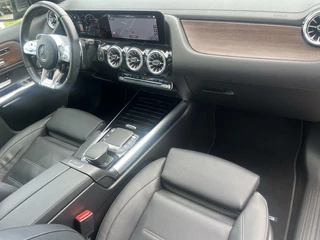 Mercedes-Benz GLA Mercedes GLA-klasse AMG 306PK 4MATIC PANO+ACC+BURMESTER+HUD - afbeelding nr 2