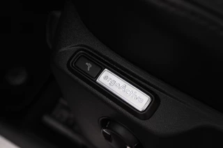 Volkswagen Tiguan Leer, Panoramadak, ACC, Camera, Apple Carplay, DAB, PDC, Trekhaak, 19'' - afbeelding nr 13