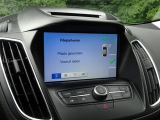 Ford C-MAX Ford C-MAX 1.0 125pk Titanium met Navi, Camera en Trekhaak - afbeelding nr 19