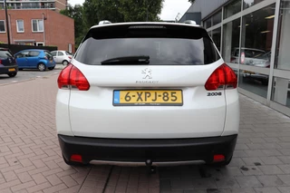 Peugeot 2008 Peugeot 2008 1.2 PureTech Allure. Navigatie, trekhaak, dealer onderhouden. - afbeelding nr 8