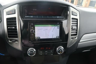 Mitsubishi Pajero Mitsubishi Pajero 3.2 DI-D 4X4|AUTOMAAT|TREKHAAK|NAVIGATIE| - afbeelding nr 15