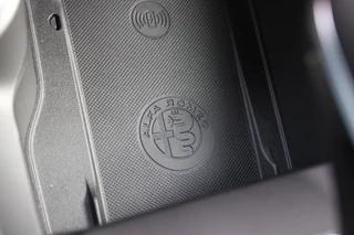 Alfa Romeo Tonale Alfa Romeo Tonale 1.5T 160PK AUTOMAAT Hybrid Ti | NIEUWE AUTO! | ELEKTRISCH BEDIENBARE VOORSTOELEN MET GEHEUGENFUNCTIE | HARMAN EN KARDON AUDIO | FULL LED KOPLAMPEN | 18