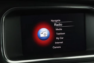 Volvo V40 Volvo V40 2.0 T4 Sport | Stoelverwarming | Camera |  Full LED | Leder/Alcantara | Navigatie | 19'' | Climate control | Bluetooth | PDC | Cruise control | R Design - afbeelding nr 22