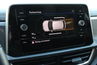 Volkswagen T-Roc Volkswagen T-Roc 1.5 TSI DSG Style | Navigatie | Apple Carplay / Android Auto | Climate Control | Led | Digitale Cockpit | Adaptive Cruise Control | Trekhaak - afbeelding nr 20