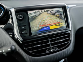 Peugeot 2008 Vol Automaat (PANORAMADAK, APPLE CARPLAY, NAVIGATIE, CAMERA, LEDER, STOELVERWARMING, SPORTSTOELEN, XENON, CLIMATE, CRUISE, NIEUWSTAAT) - afbeelding nr 13