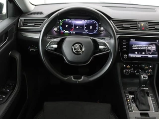 Škoda Superb Skoda Superb 1.4 TSI iV Business Edition Plus | Panoramadak |  Virtual Cockpit | Stoelverwarming | Camera | Carplay | Full LED | Memory | Navigatie | Parkeerhulp - afbeelding nr 3